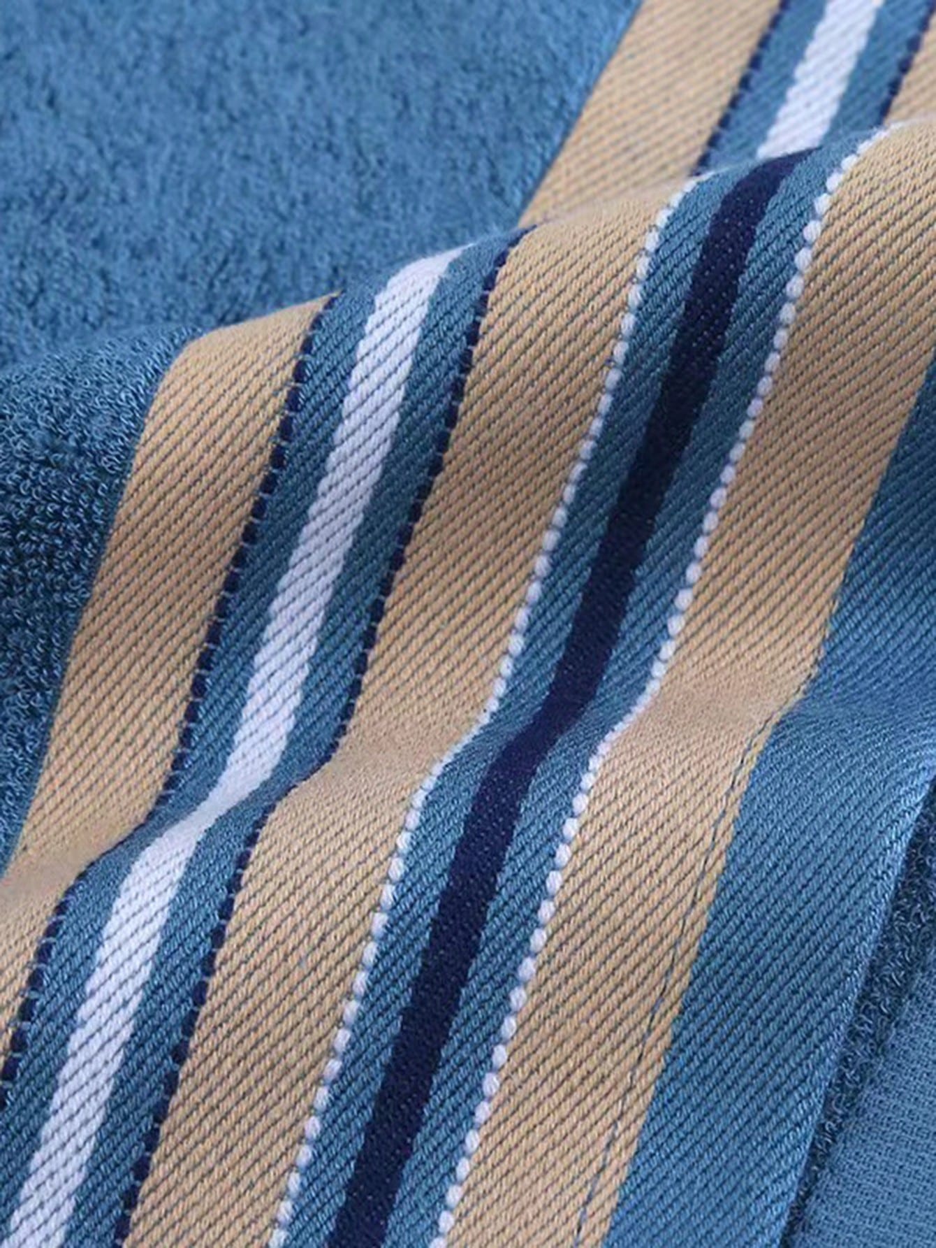 مناشف واسعة من ألياف الخيزران مع خطوط عريضة ناعمة جداً وماصة للاستخدام المنزلي