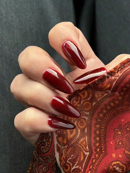 أظافر كاذبة بموحد اللون