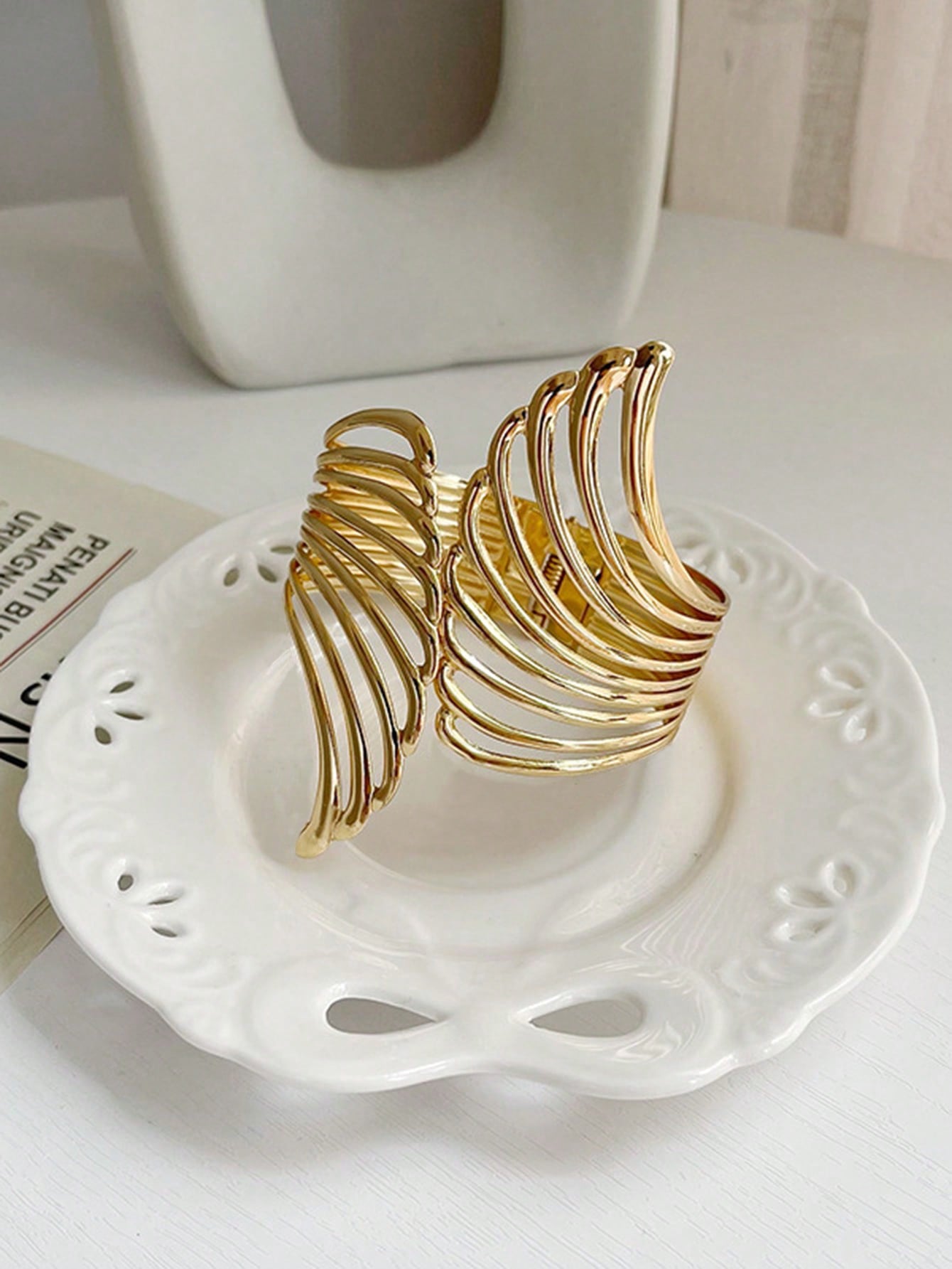 رباط للستائر بسيط وأنيق