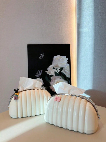 صندوق مناديل على شكل خبز بتصميم مبتكر ودافئ مع تصميم صدفة، تزينها زهرة الفراشة والربطة، مناسبة للاستخدام في الحمام وغرفة المعيشة وعلى المكتب.