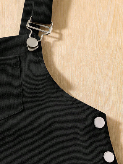 فتاة مراهقة فستان بأحمال الكتف بلون سادة، بتصميم بسيط وأنيق وخصر كلاسيكي عالي وناعم ومريح للاستخدام في الصيف