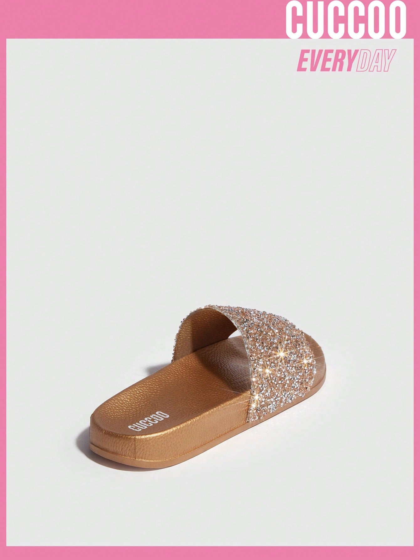 شبشب نسائي بحزام واحد مزخرف باللؤلؤ الاصطناعي والذهب اللافت للنظر لربيع وصيف انيق