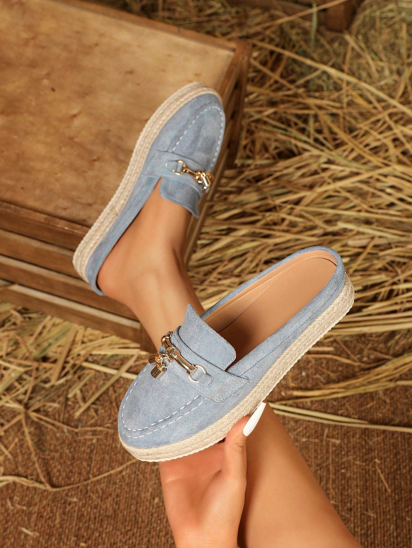 صنادل نسائية