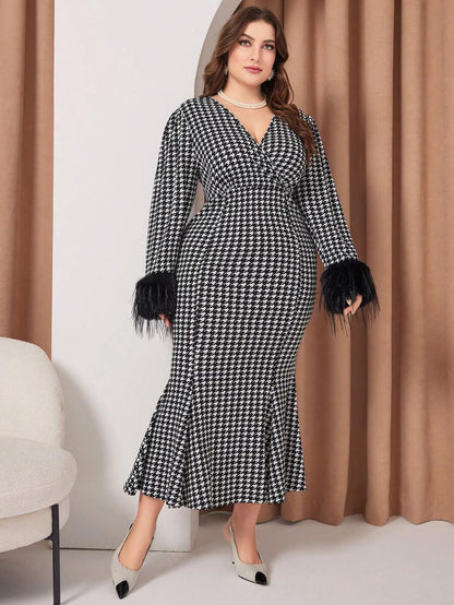 فستان صوفي ذيل حورية البحر بأزرار وأكمام