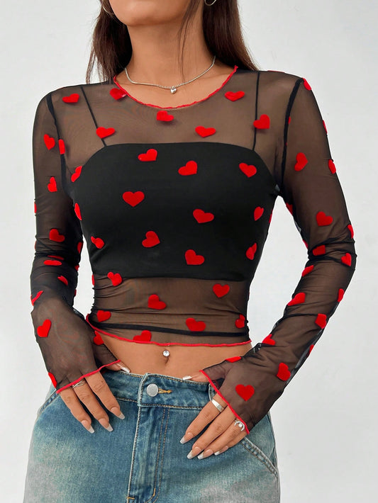 بلوزة نسائية صيفية بطبعة شبكية جذابة