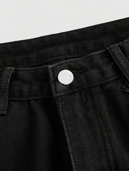 بنطال جينز بتفاصيل حافة مهترئة وقصة ساق واسعة