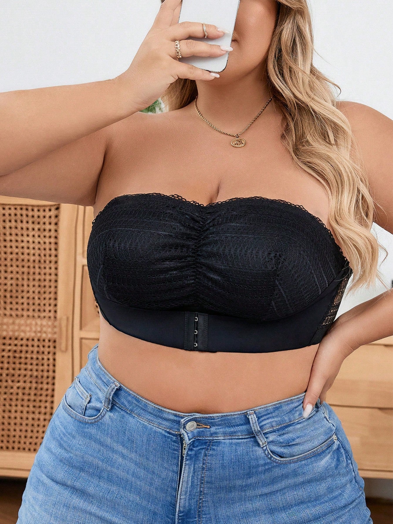 صدرية بدون صلب مع حمالة صدر مقاس كبير