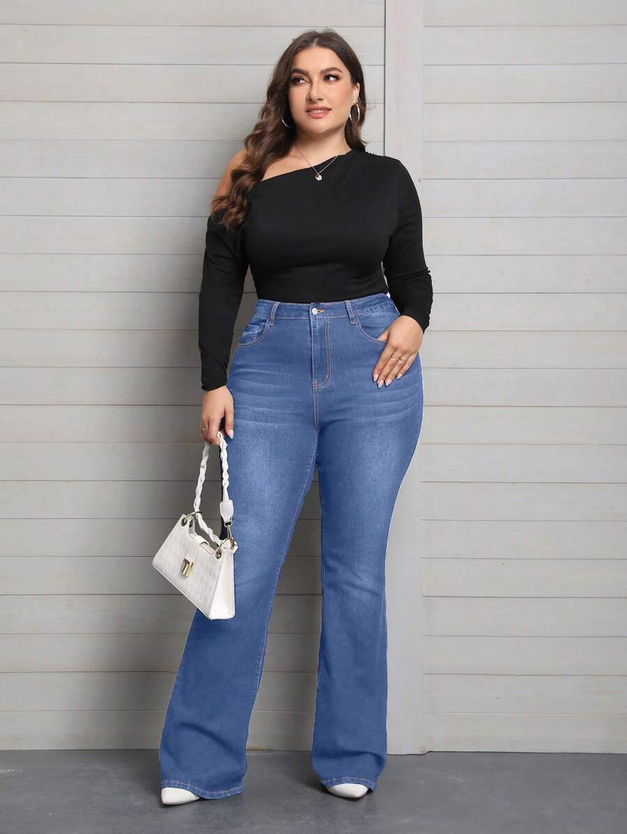 جينز واسع وقابل للتمدد للنساء مقاس كبير