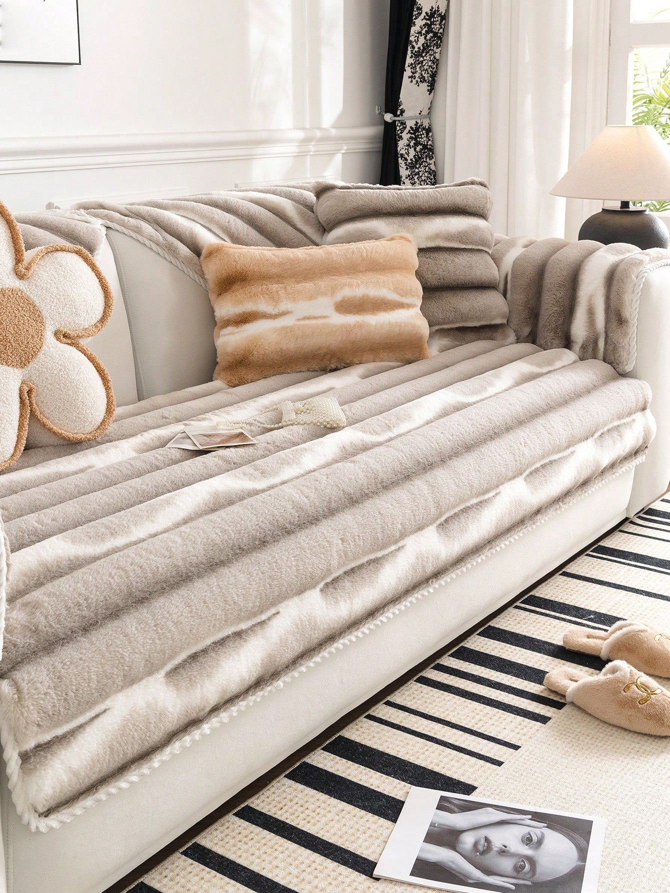 قطعة واحدة من غطاء الأريكة