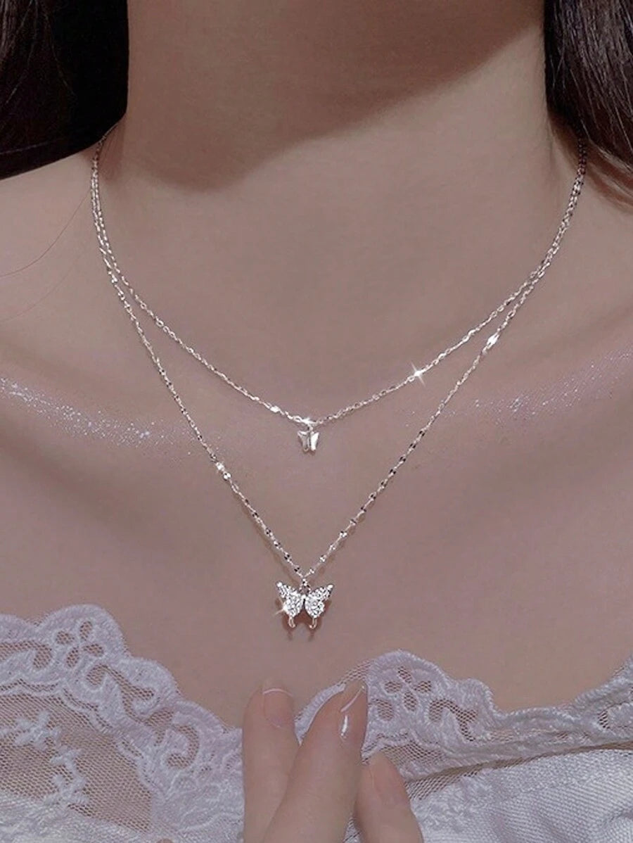 قلادة متعددة الطبقات بتصميم الفراشة ذات طبقتين بسيطة وسلسة وجميلة للأطفال