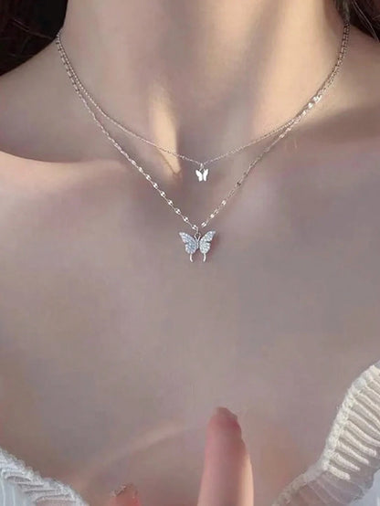 قلادة متعددة الطبقات بتصميم الفراشة ذات طبقتين بسيطة وسلسة وجميلة للأطفال