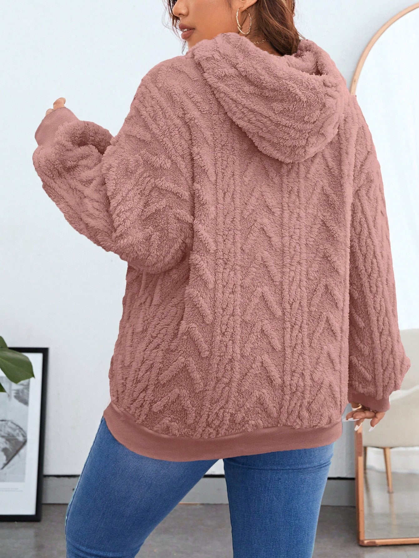 سويت شيرت من الصوف بغطاء للرأس بلون سادة ومقاس كبير