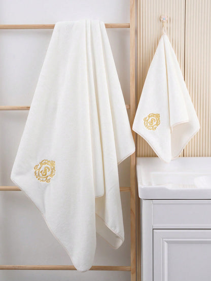 منشفة حرير النعام المطرزة بالفرشاة الأحمر 25مل عبارة عن قطعة واحدة، موحد اللون، اختر بين منشفة الحمام أو منشفة الوجه وحجمك المفضل، منشفة ناعمة وامتصاصية مع نمط مطرز، تصميم الأزواج.