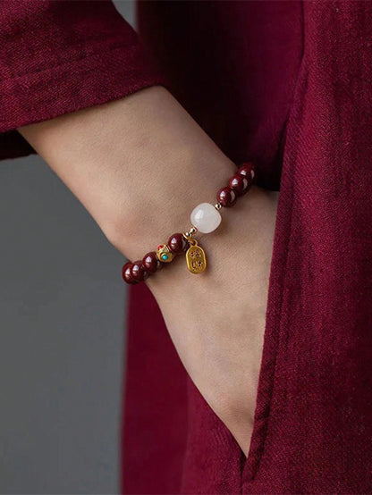 سوار الخرز مع معلق تقليدي أحمر بنمط صيني 'na Fu' قطعة واحدة ، هدية محظوظة للزوجين في المهرجان