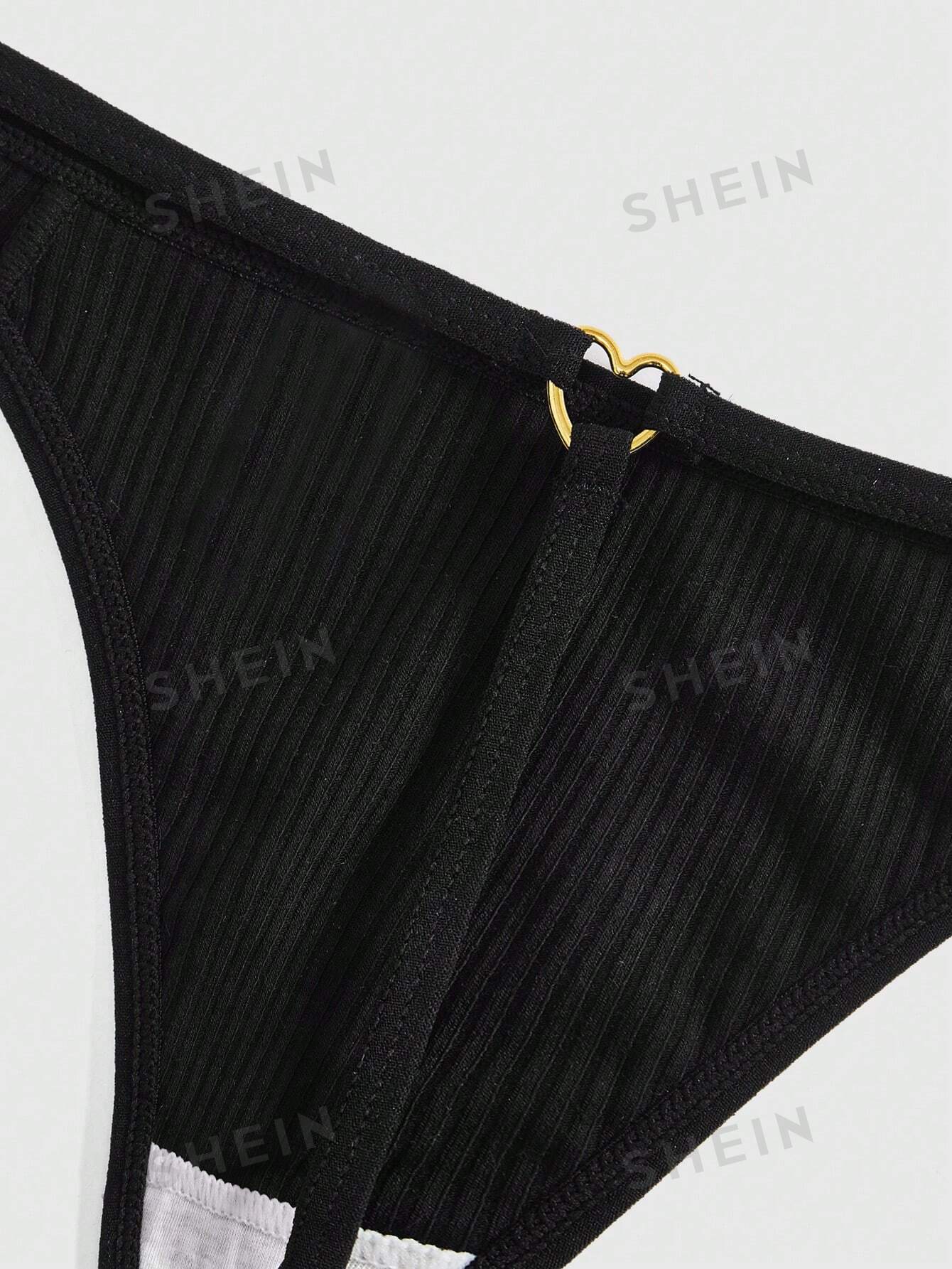 ثونج بنمط قلب رومانسي للنساء مع مجموعة إكسسوارات (5 قطع)