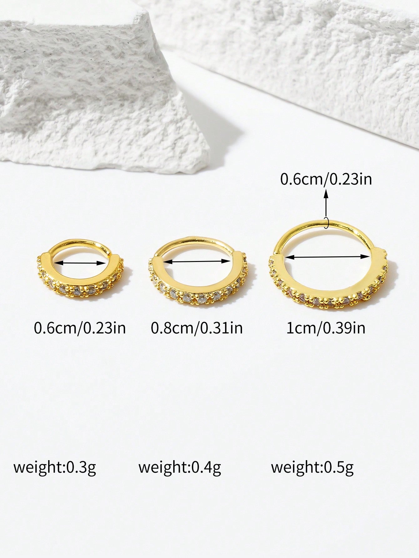 حلق الأنف الزهري المربع الزخرفي المذهب