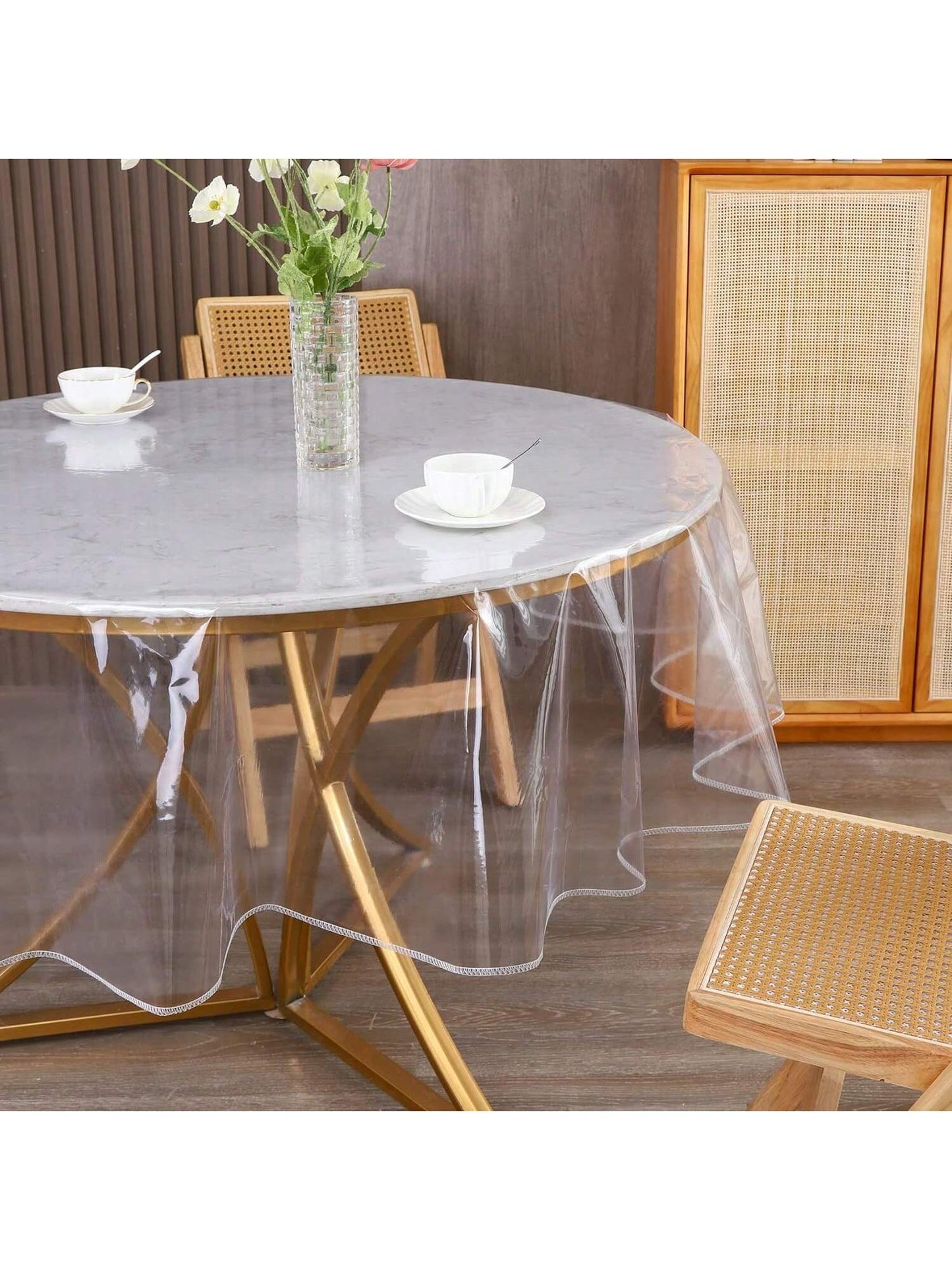 كفر شفاف دائري لغطاء المائدة