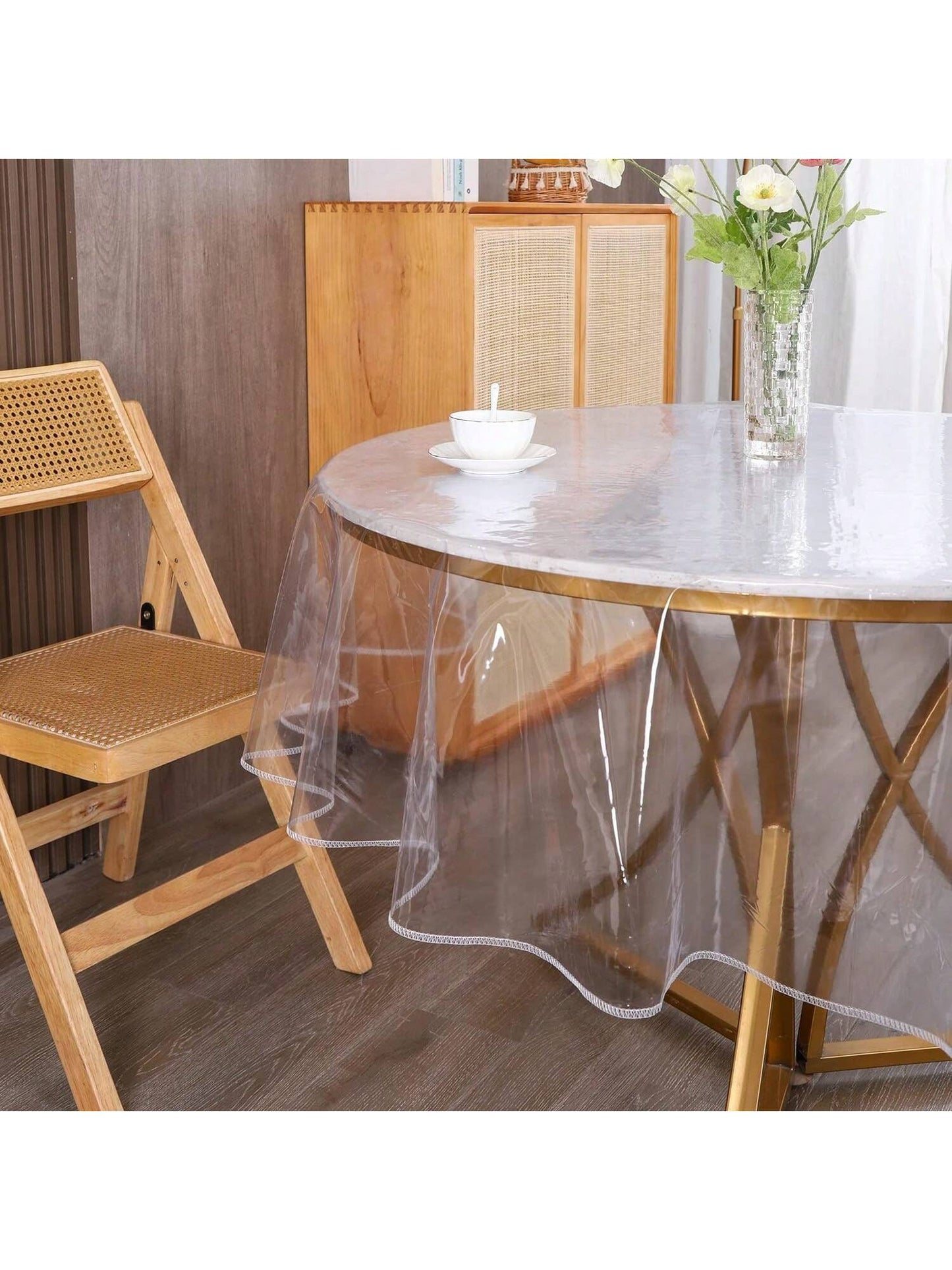 كفر شفاف دائري لغطاء المائدة