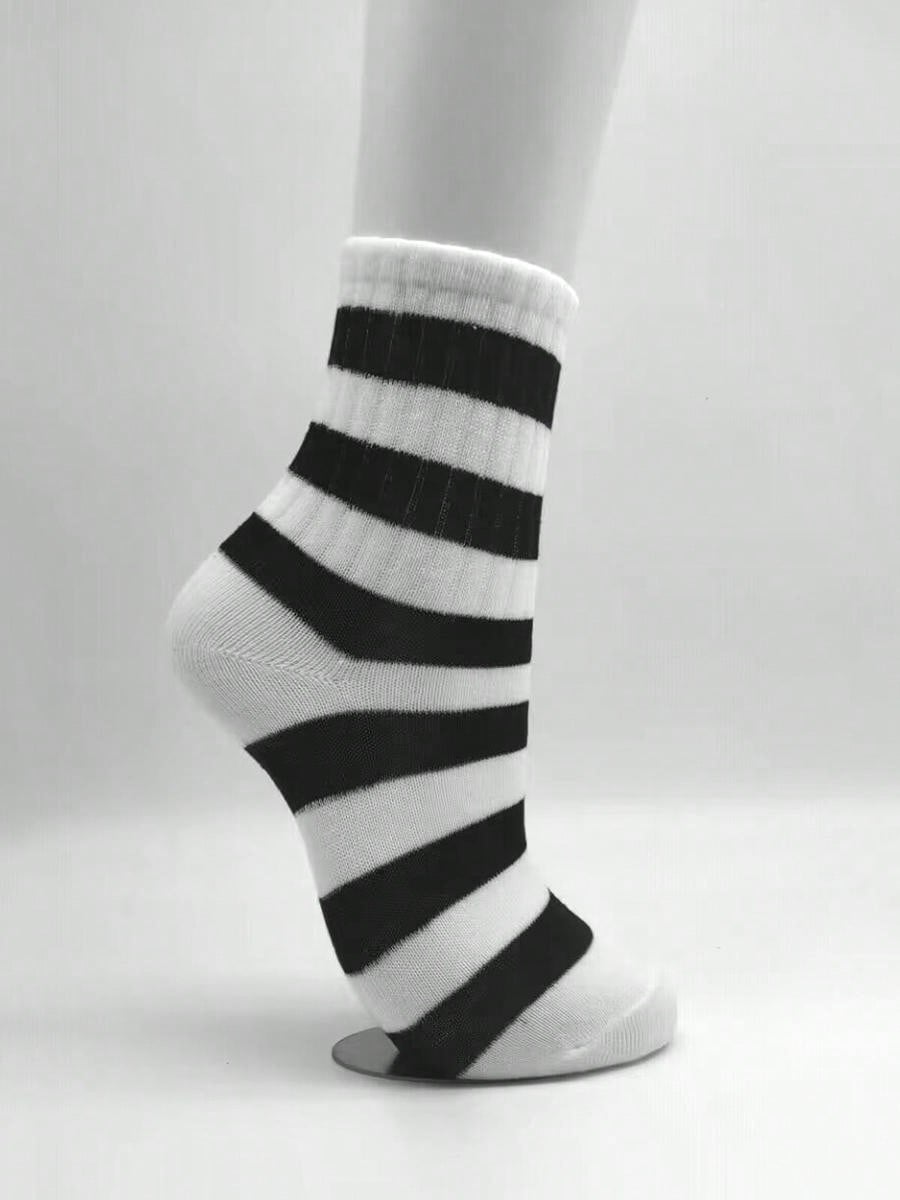 طقم 5 أزواج من الجوارب النسائية المخططة باللونين الأبيض والأسود نمط بسيط مطرز الخماسي جوارب رياضية نسائية