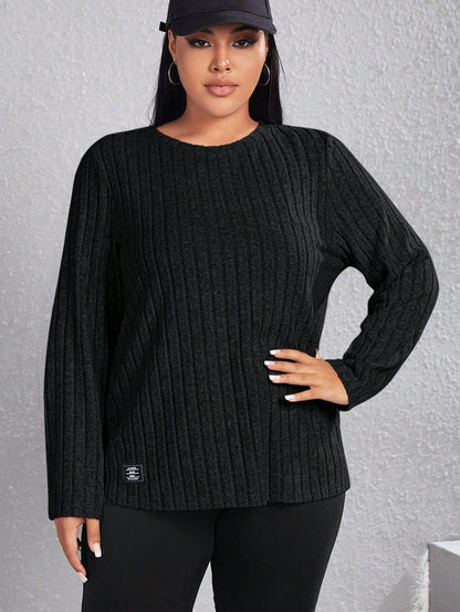 تيشرت نسائي مقاسات كبيرة أحادي اللون من ذات رقبة دائرية مع نسيج، لمناسبة