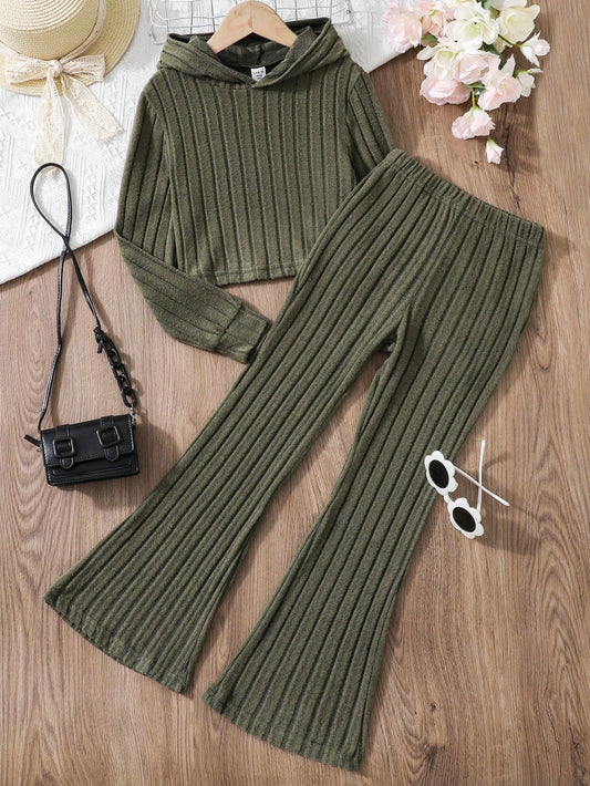 طقم بنطلون واسع وقميص وقبعة مرنة للبنات المراهقات