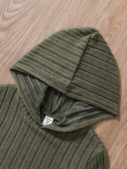 طقم بنطلون واسع وقميص وقبعة مرنة للبنات المراهقات