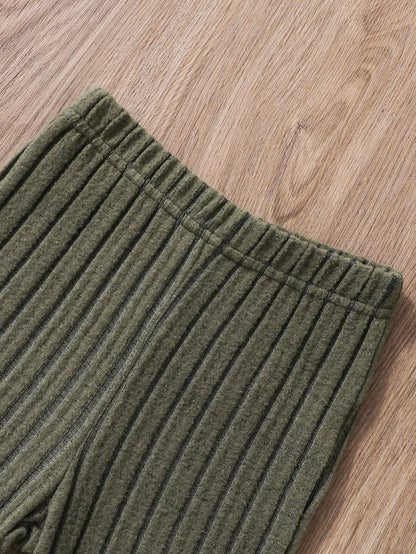 طقم بنطلون واسع وقميص وقبعة مرنة للبنات المراهقات