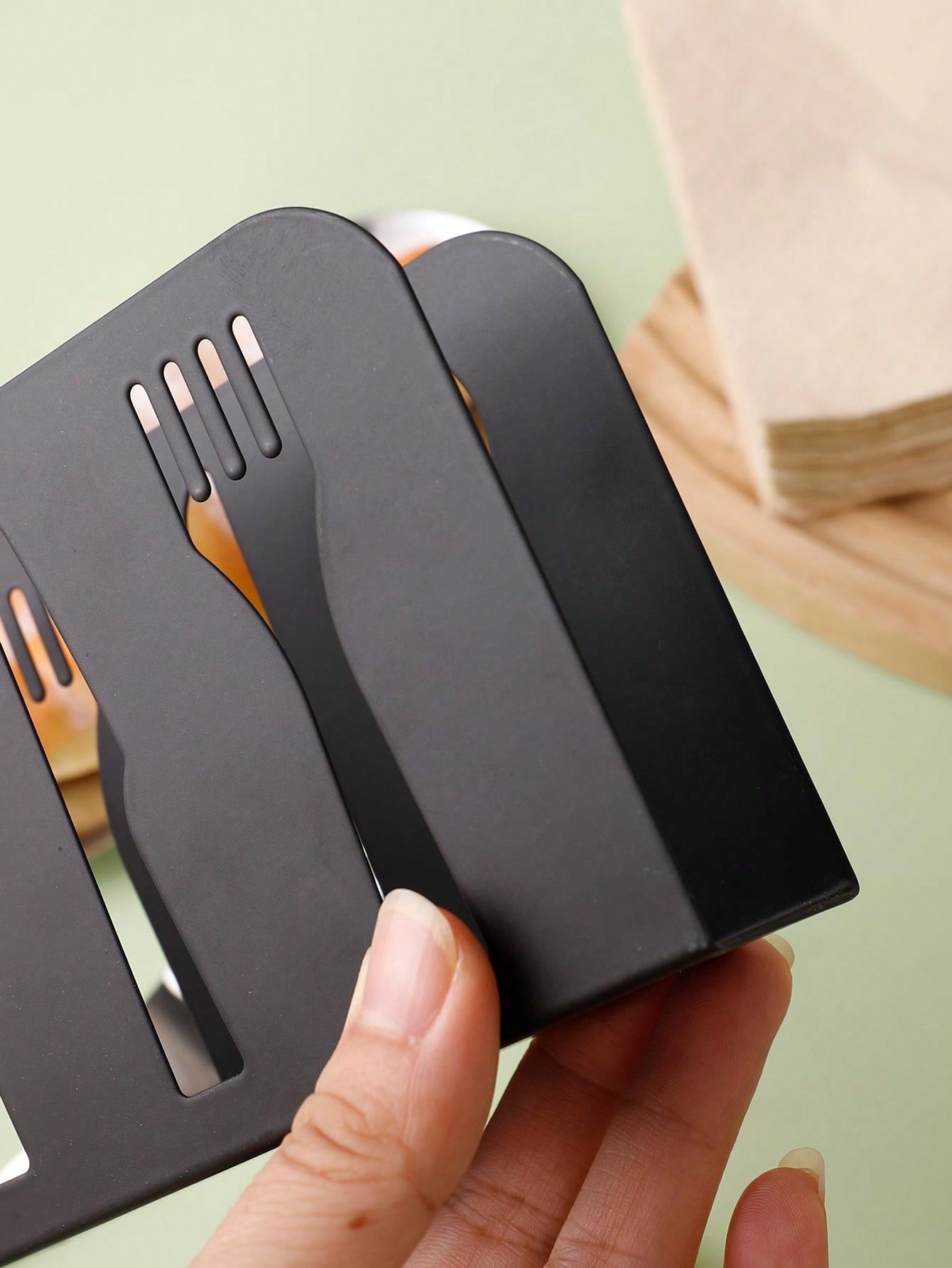 حامل ورق المنديل الفارغ شكل أدوات المائدة المصنوع من لوحة حديدية سوداء وغطاء صندوق الأنسجة