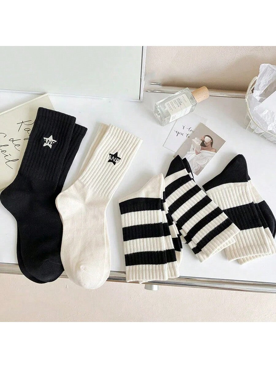 طقم 5 أزواج من الجوارب النسائية المخططة باللونين الأبيض والأسود نمط بسيط مطرز الخماسي جوارب رياضية نسائية