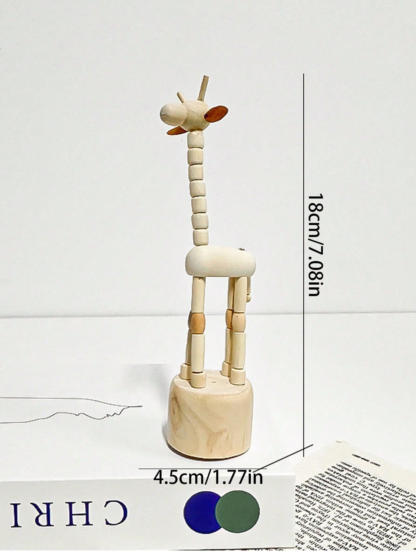زخرفة منزلية بجو من المصغرات منحوتة على شكل دمية خشبية صغيرة لطاولة المكتب