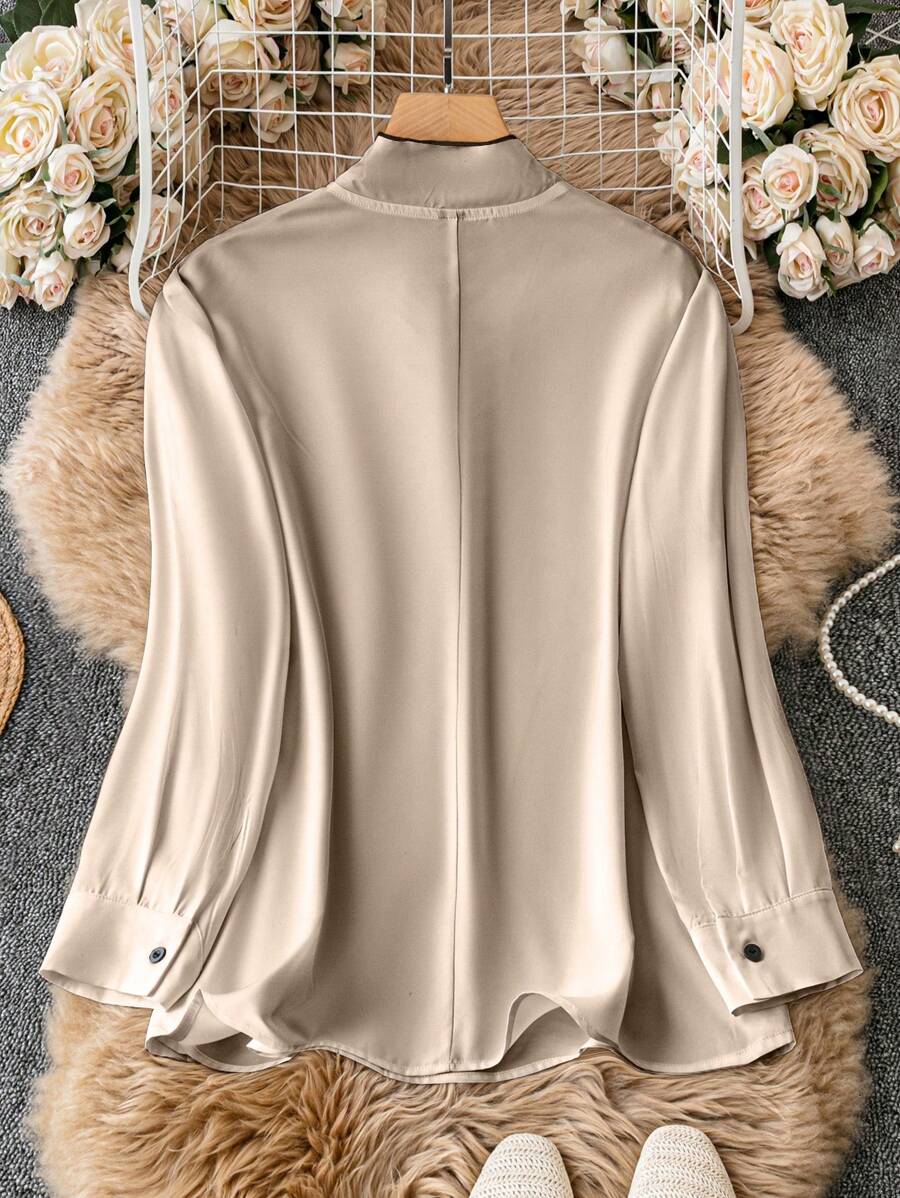 قميص العمل المربوط بحجم كبير للنساء