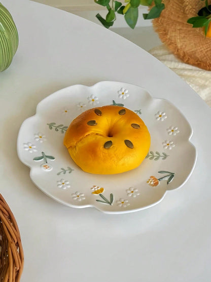 قطعة واحدة من طبق السيراميك