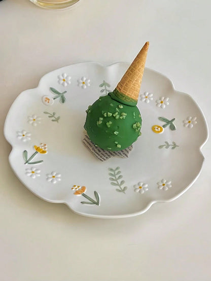 قطعة واحدة من طبق السيراميك