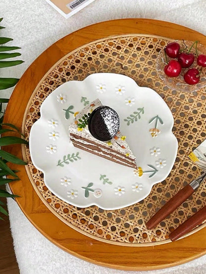 قطعة واحدة من طبق السيراميك