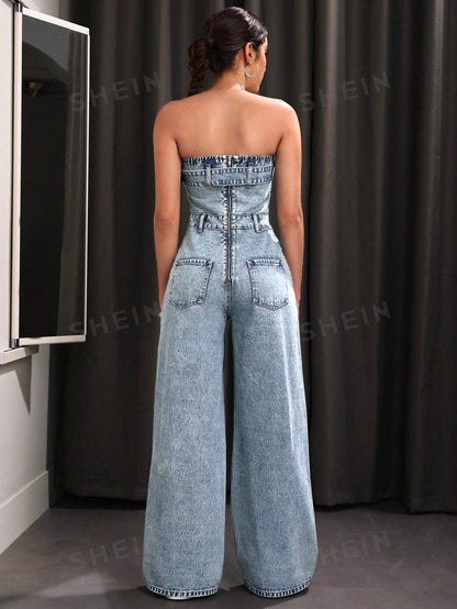 بذلة من قماش الدنيم الممزق المغسول