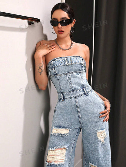 بذلة من قماش الدنيم الممزق المغسول