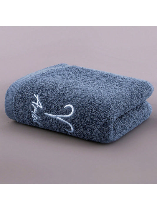 منشفة مطرزة زودياك باللون الأزرق