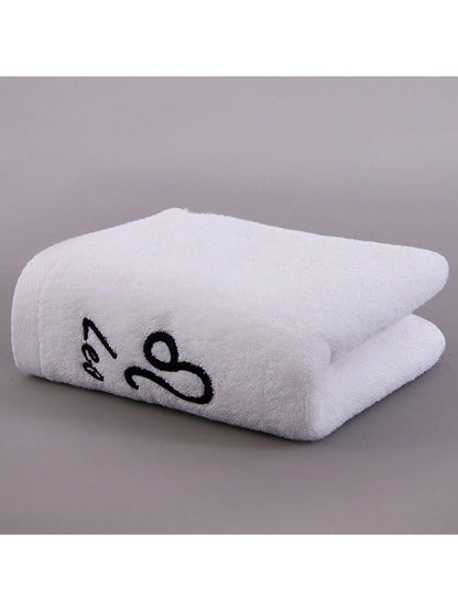 منشفة بيضاء ناعمة وامتصاصية مع تطريز برج الفلك
