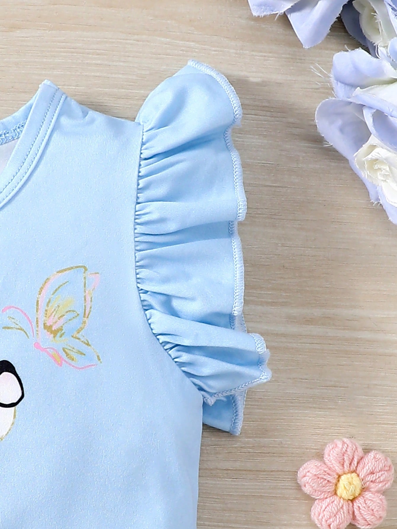 ملابس علوية فتاة