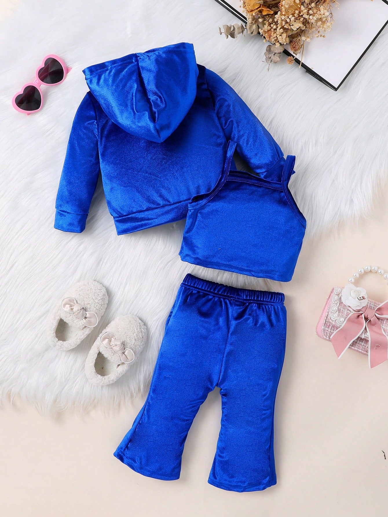 اطقم بناتي أحرف صدرية كامي مع بنطلون & سستة قبعة جاكيت