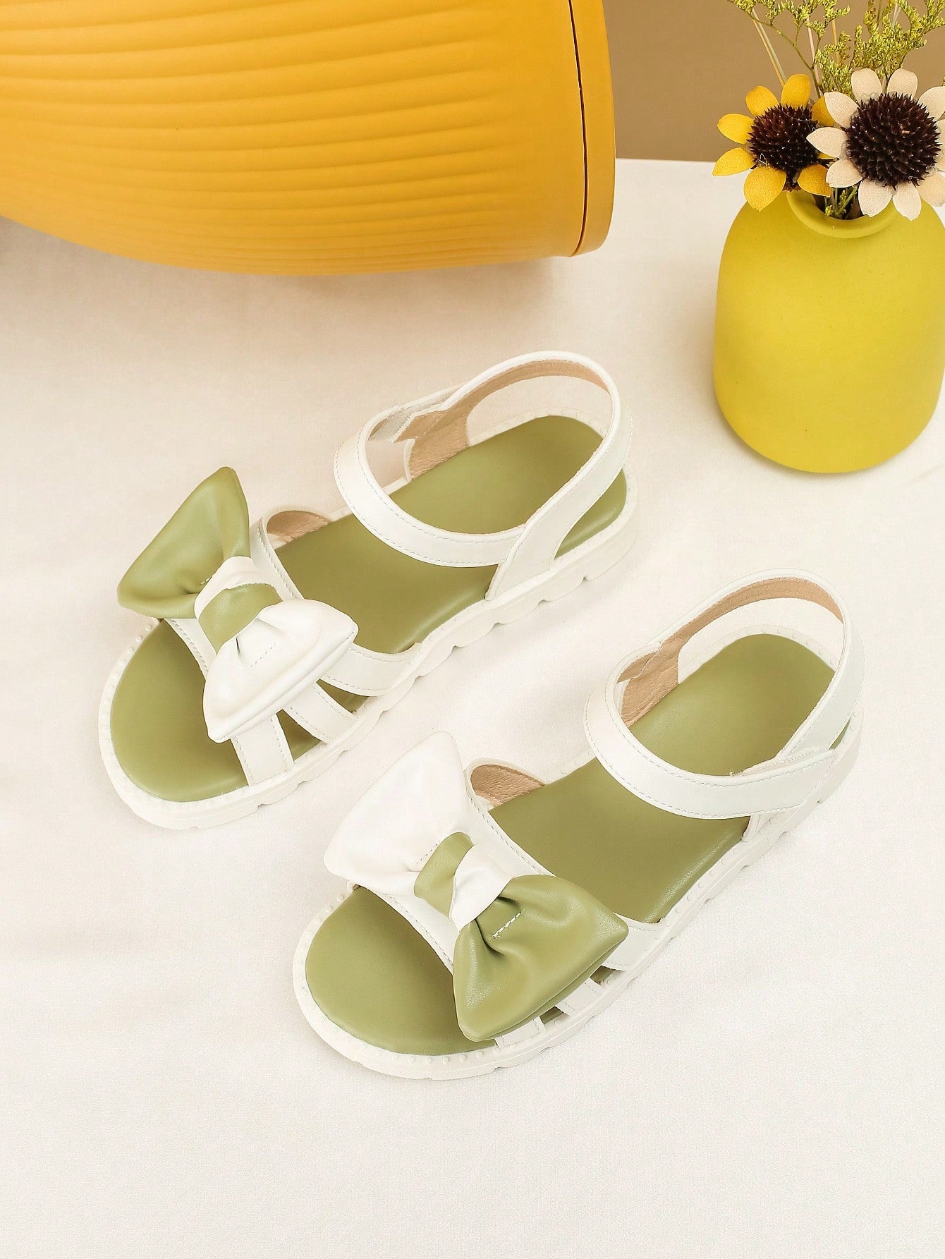 صنادل مسطحة للفتيات موضة مريحة مضادة للانزلاق في الصيف للأطفال