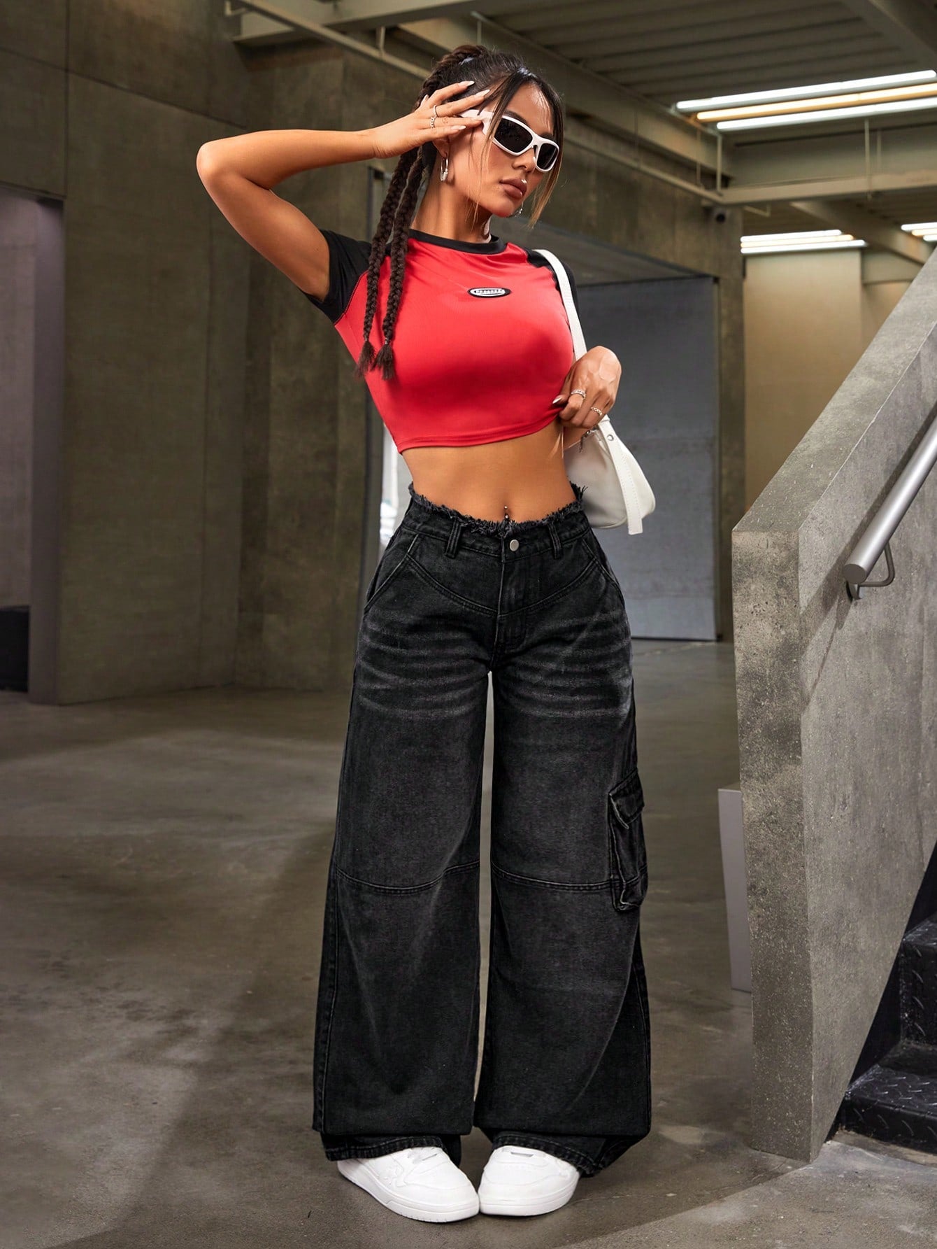 بنطال جينز نسائي من قماش الدنيم مع جيوب