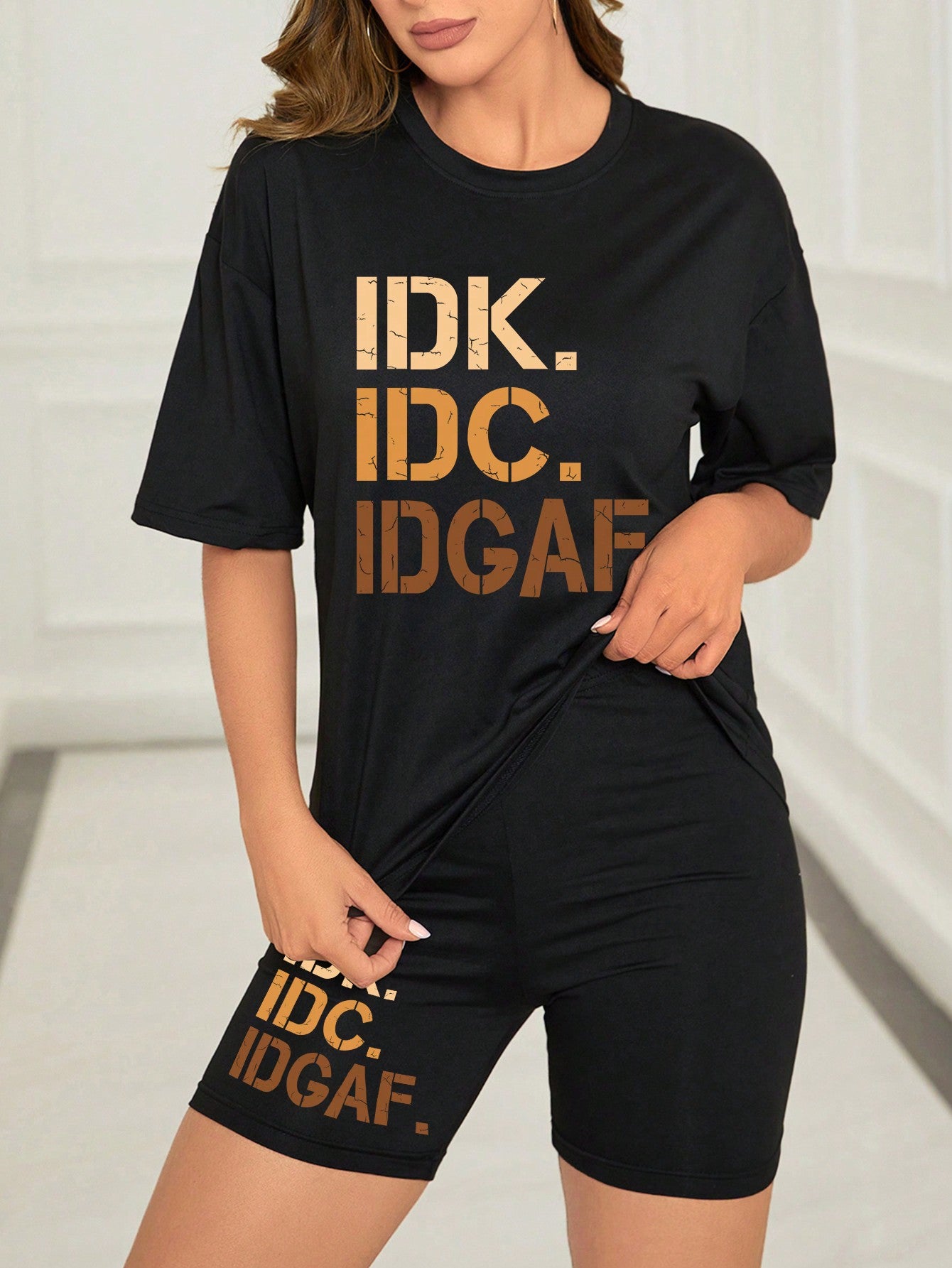 أطقم قطعتين نسائية