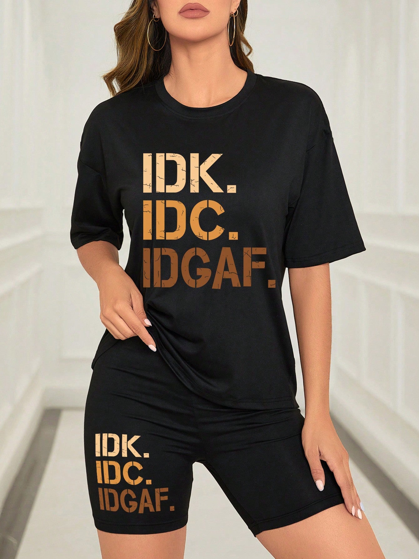 أطقم قطعتين نسائية