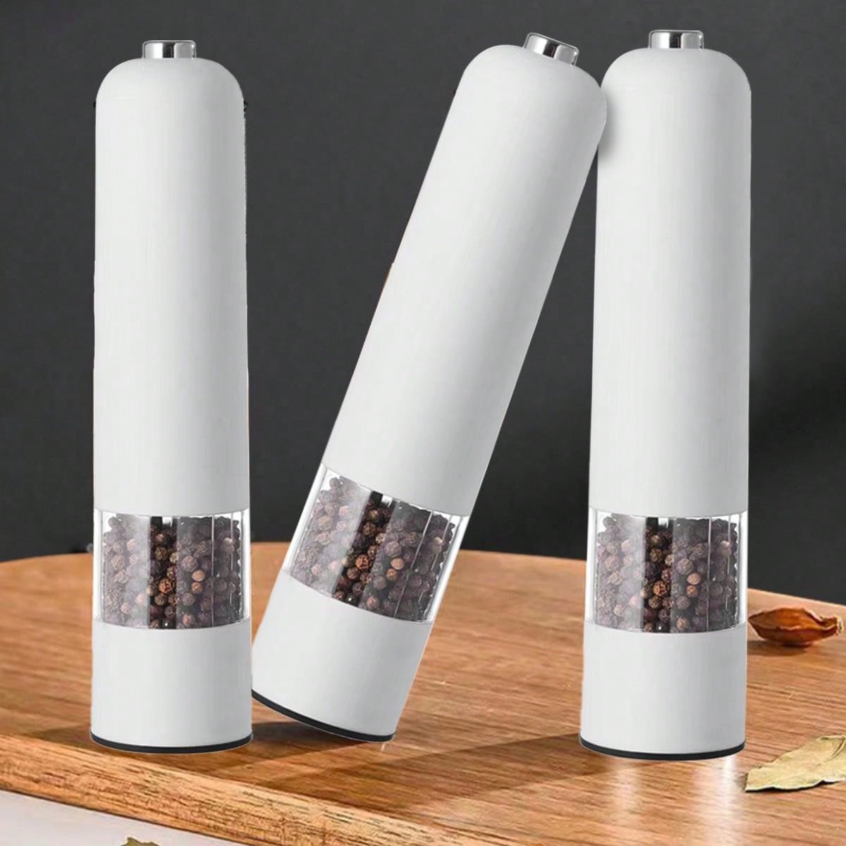 قطعة واحدة من مطحنة الملح والفلفل الكهربائية التي تعمل بالبطارية (البطارية غير متضمنة)، مسند مطحنة مجاني، تشغيل تلقائي بيد واحدة، خشونة قابلة للتعديل، مطحنة توابل أوتوماتيكية مع خشونة قابلة للتعديل، مثالية للطهي المنزلي والشواء، أبيض
