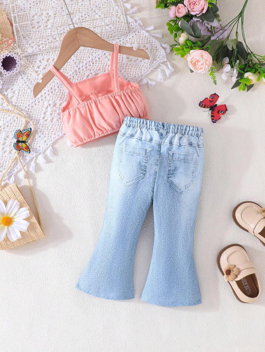 طقم طفلة صغيرة