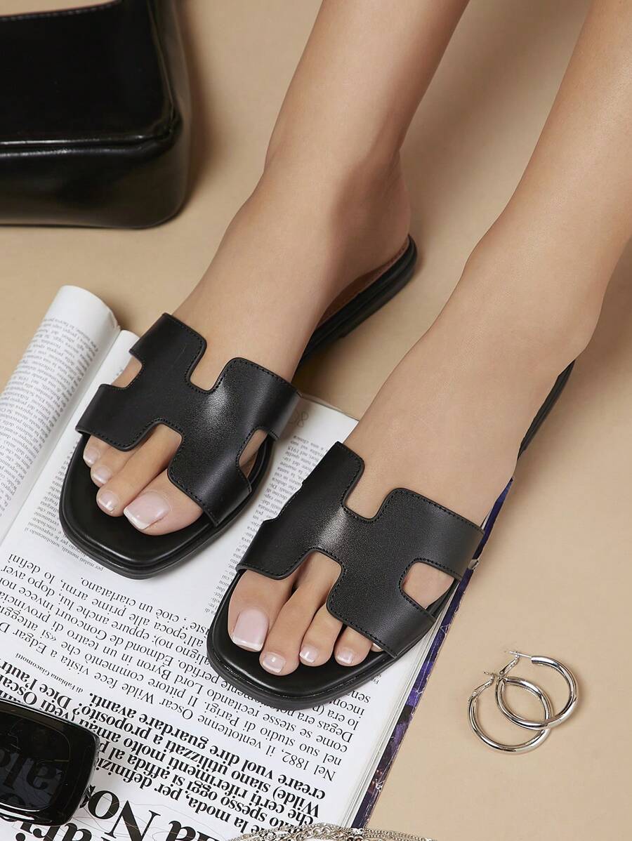 صنادل نسائية