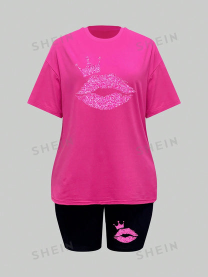 مجموعة نسائية من قميص تي شيرت بأكمام قصيرة وسروال قصير مطبوع عليهم تصميم شفاه تاج