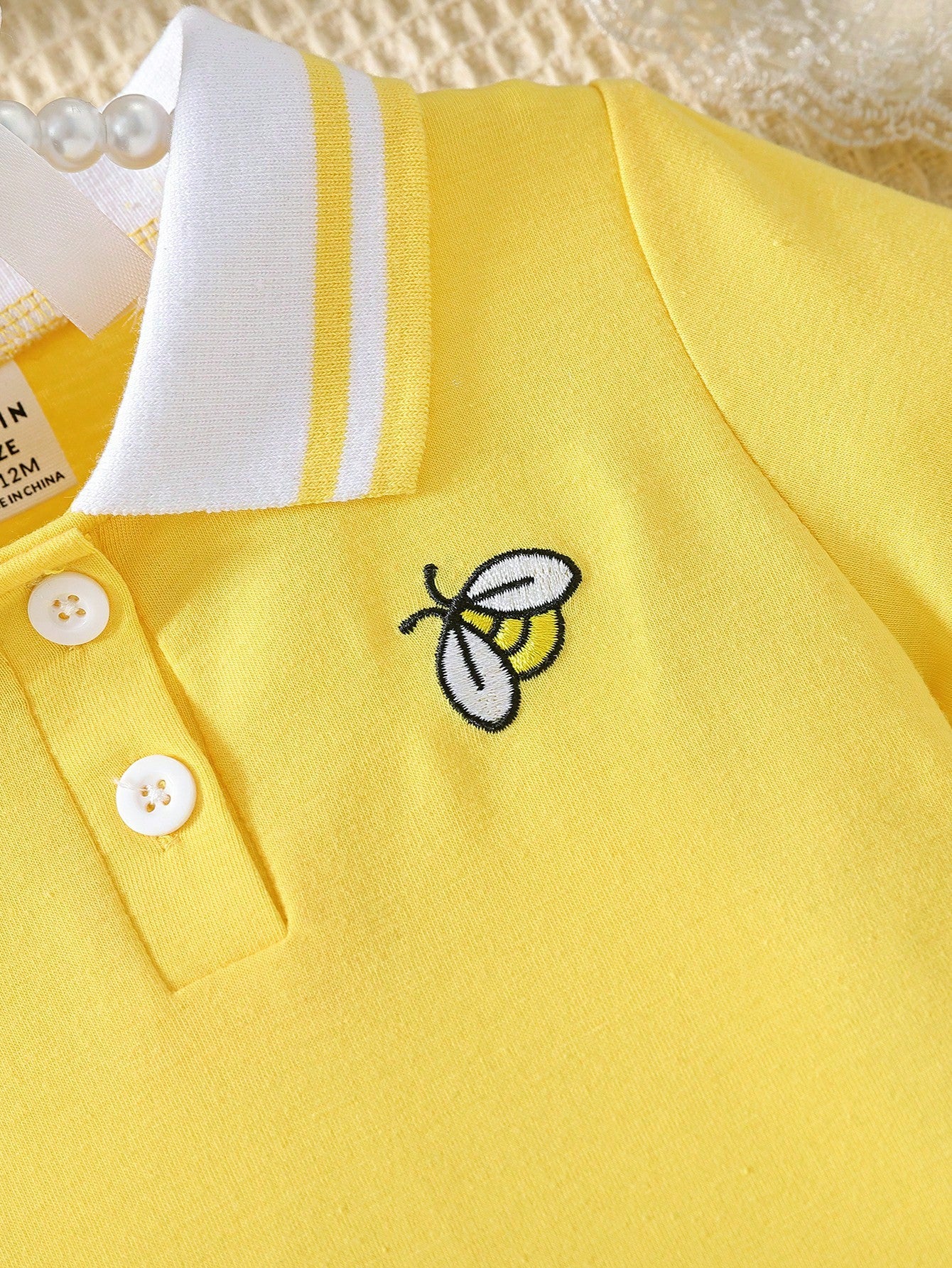 فستان بولو كاجوال للبنات الرضع بتطريز زنبور العسل على الياقة لفصل الصيف