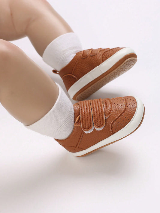 أحذية رياضية مضادة للانزلاق للأولاد حديثي الولادة بنعل ناعم لتعلم السير في الأماكن المغلقة